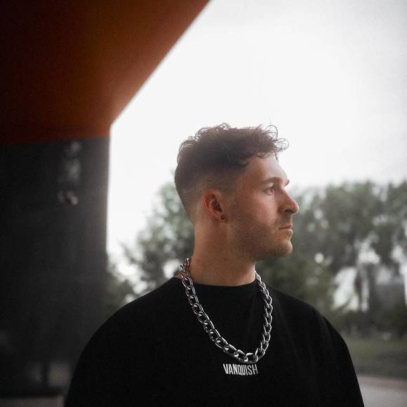 Meet your Posher, Tommy - Picture 2 of 5